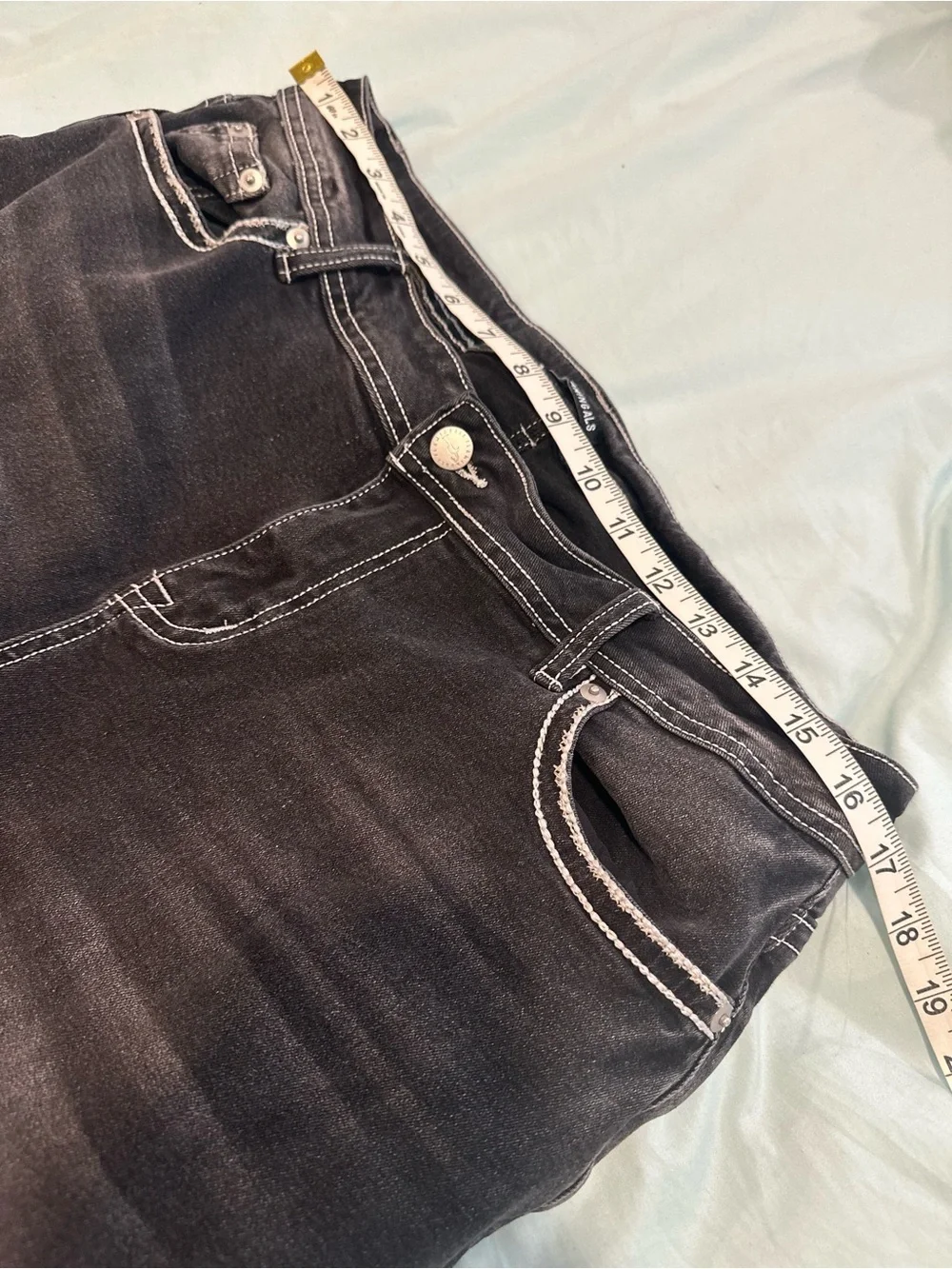 Flamingals black distressed Y2K style jeans Sz:2XL Straight Leg white stitching.